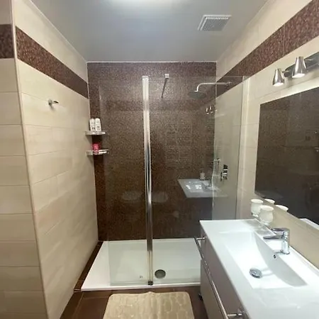 Superbe Avec Terrasse En Front De * マントン