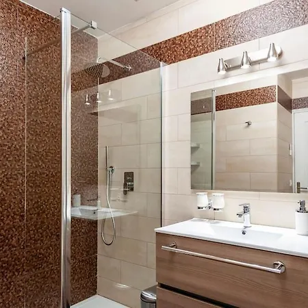 Superbe Avec Terrasse En Front De Mentone