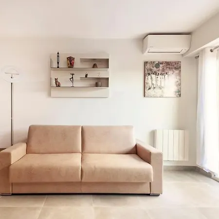 アパート Superbe Avec Terrasse En Front De マントン