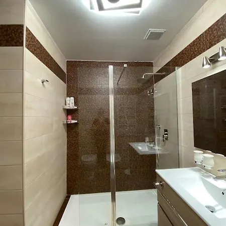 Superbe Avec Terrasse En Front De Mentone